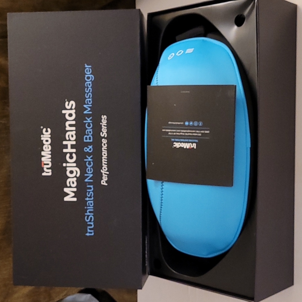 MAGIC HANDS Massager WITH Heat  truMedic    BLUE